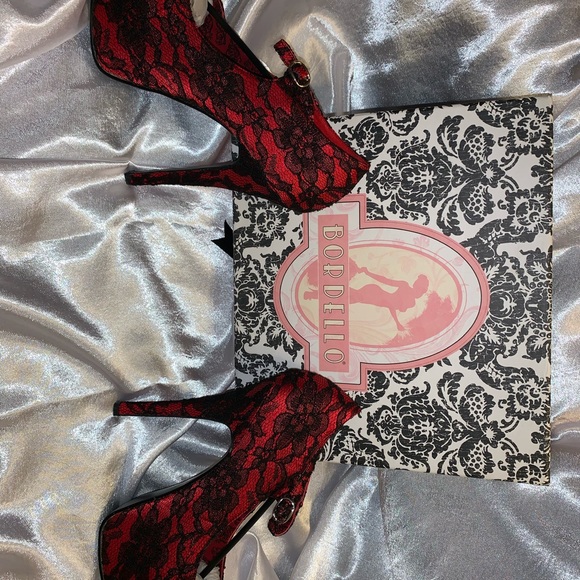 Heels - Picture 3 of 4